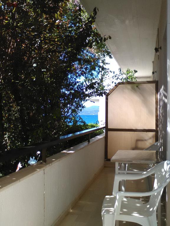 Aparthotel Iliahtides Amarynthos Exterior photo
